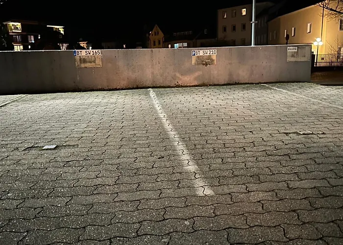 Appartamento Gemuetliches Helles Mit Balkon Und Parkplatz Vor Der Tuer Im Zentrum Von *