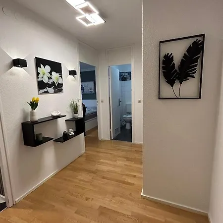 Gemuetliches Helles Mit Balkon Und Parkplatz Vor Der Tuer Im Zentrum Von * Bayreuth