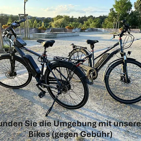 Gemuetliches Helles Mit Balkon Und Parkplatz Vor Der Tuer Im Zentrum Von * Bayreuth